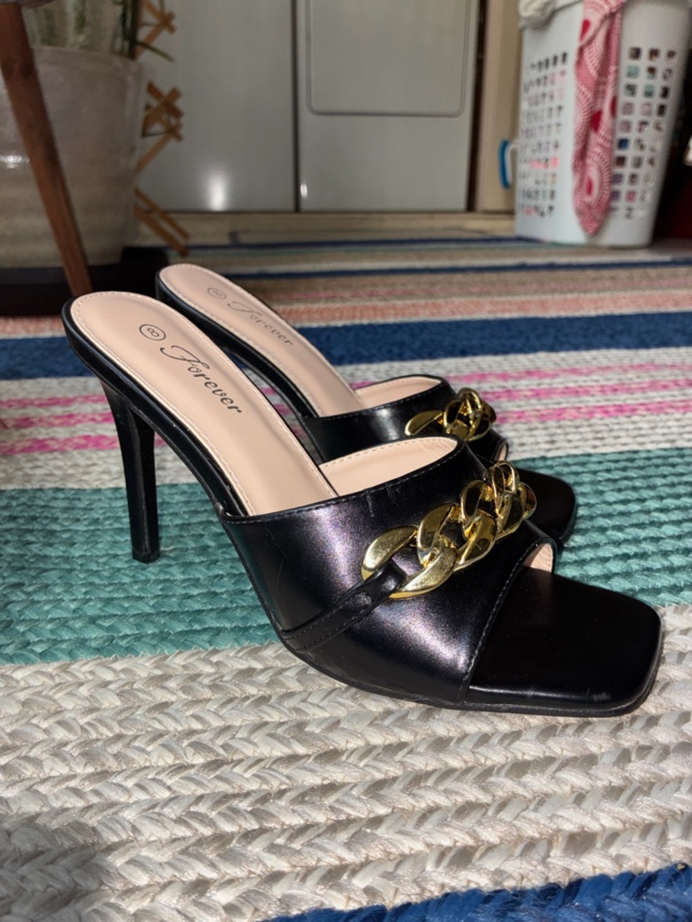 Women's Black Chain-Accent Slide Sandal Heels - Picture 4 of 10